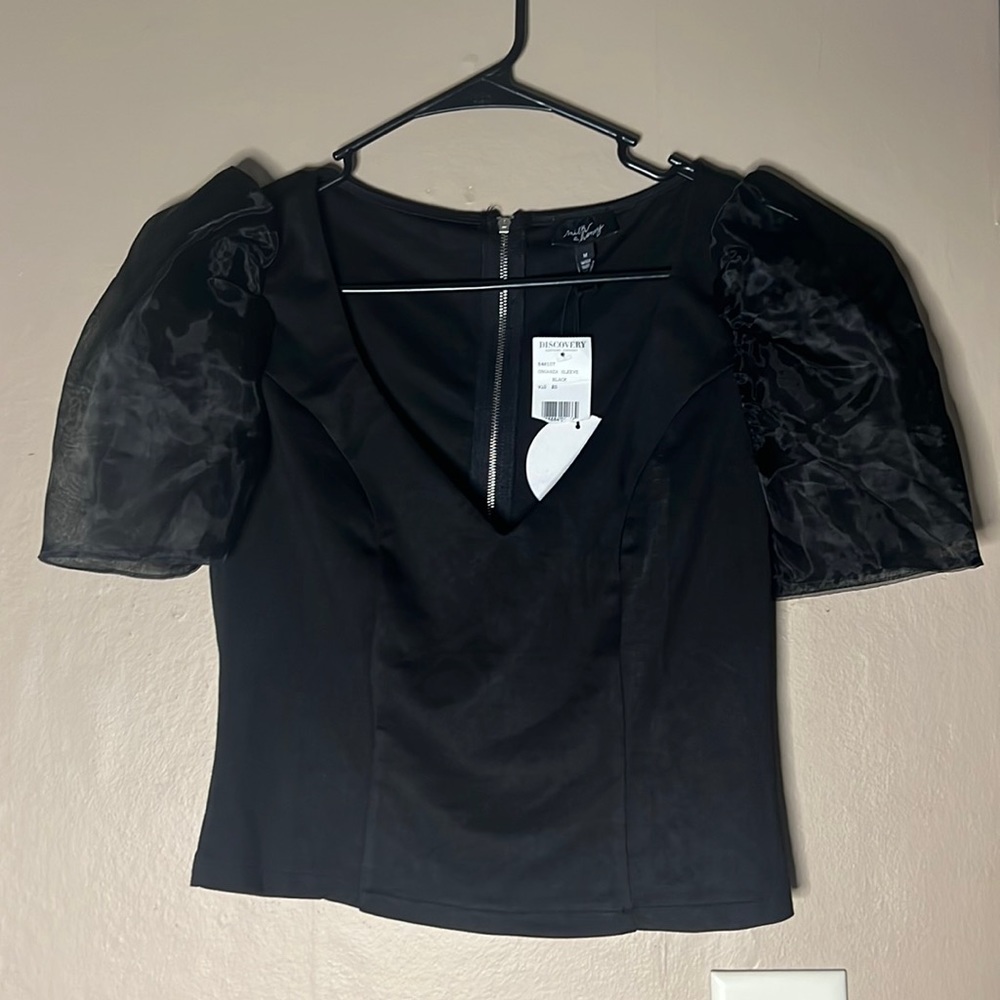 Sz M milk & honey black crop top
